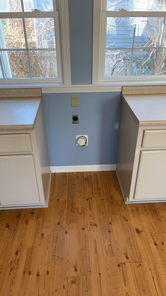 Building Photo - 4230 Reading Rd