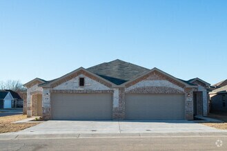 Building Photo - Beautiful 3 Bedroom Townhome located in Wa...