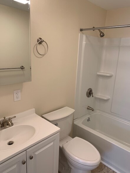 Bath - 161 Downey Dr