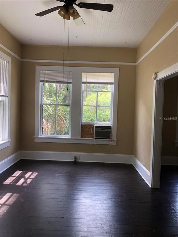 Building Photo - 25422 Pine St