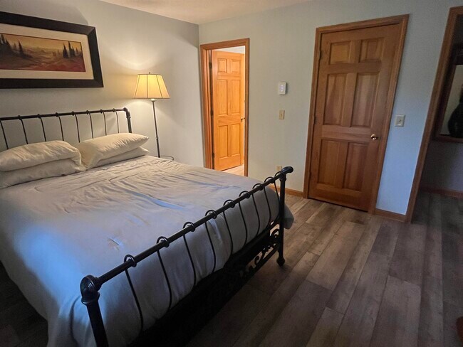 Building Photo - 9 Fawn Meadows