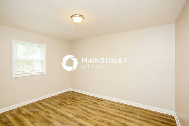 Building Photo - 4 Bedroom Pet-Friendly Home in INDIANAPOLI...