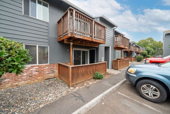 Building Photo - GOBBLE UP THIS DEAL! Sign a Lease, Move In...