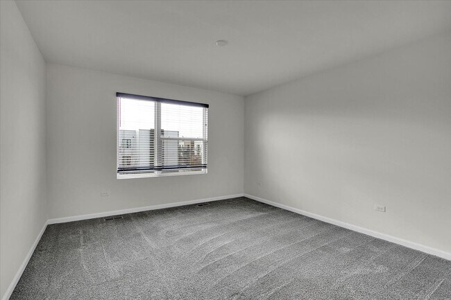 Building Photo - 29W710 Everton Dr