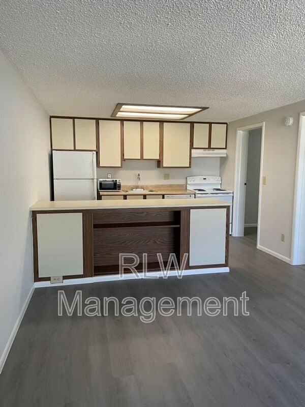 Building Photo - 611 Mt Homer Rd