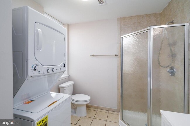 Building Photo - 1537 S 6th St