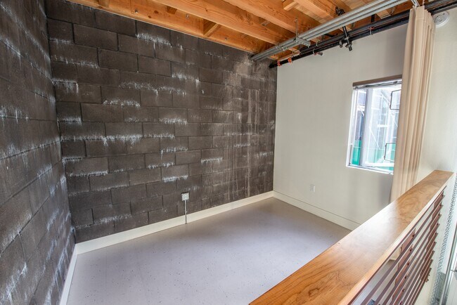 Building Photo - 3586 Adams Avenue, Unit 05