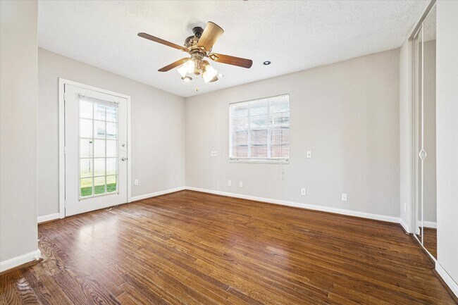 Building Photo - 2712 W Holcombe Blvd