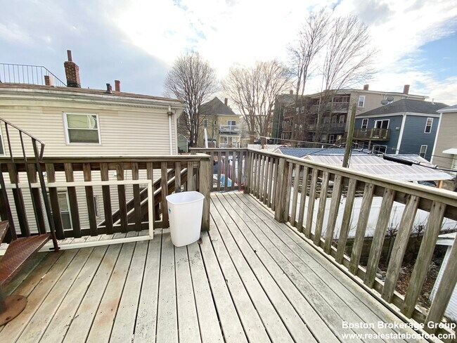 Building Photo - 29 Spring Garden St