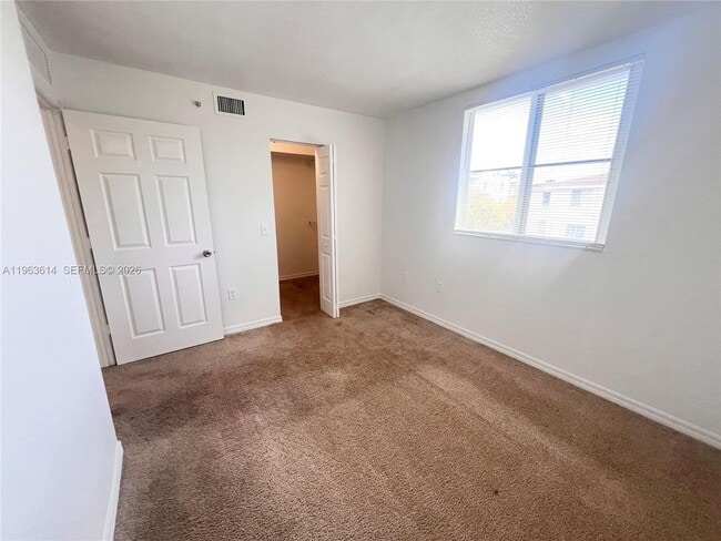 Building Photo - 13800 NE 3rd Ct