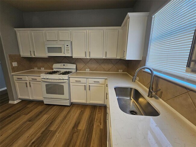 Building Photo - 164 Ashwood N