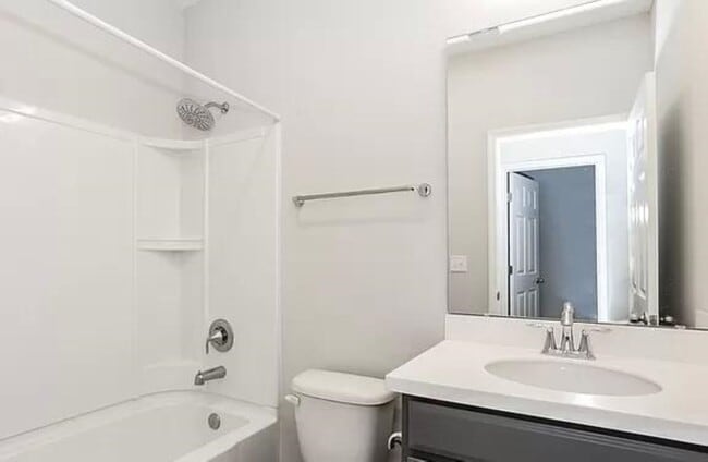Building Photo - 12069 Bridgehampton Rd