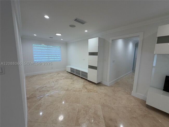 Building Photo - 9341 Dickens Ave