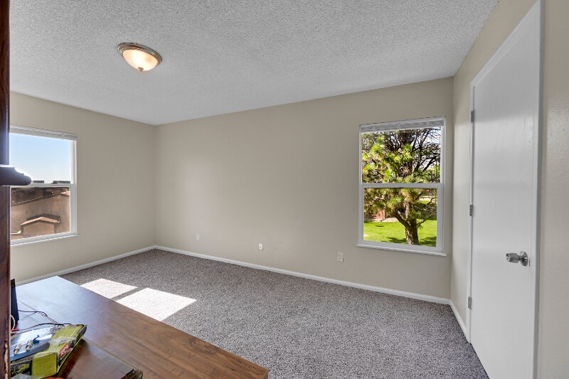 Building Photo - 539 Wright St