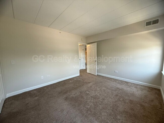 Building Photo - 17212 Oak Park Ave