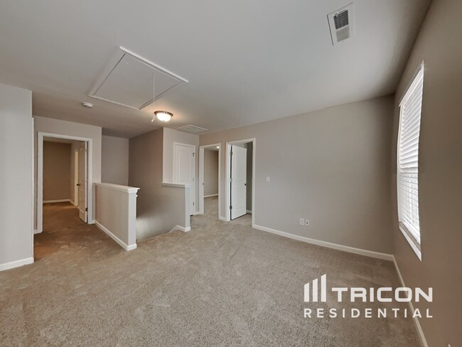 Building Photo - 127 Coddington Ln