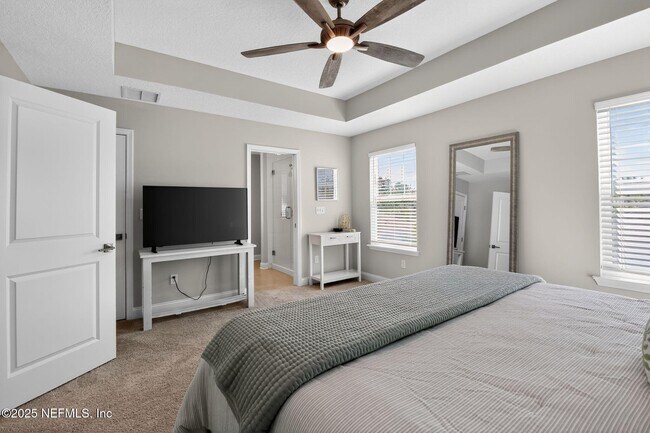 Building Photo - 244 Daydream Ave