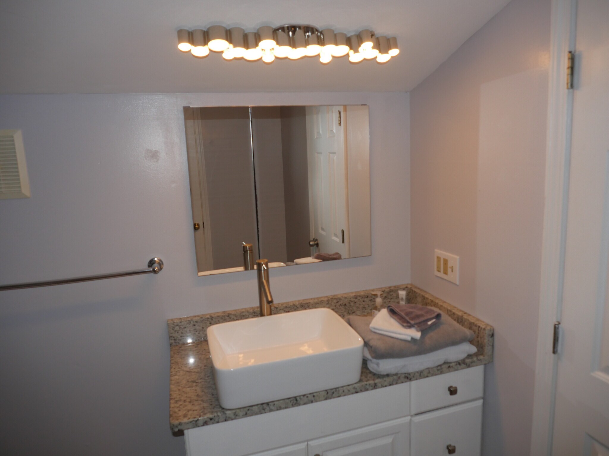 Luxury bathroom - 1065 Atlantic Dr NW