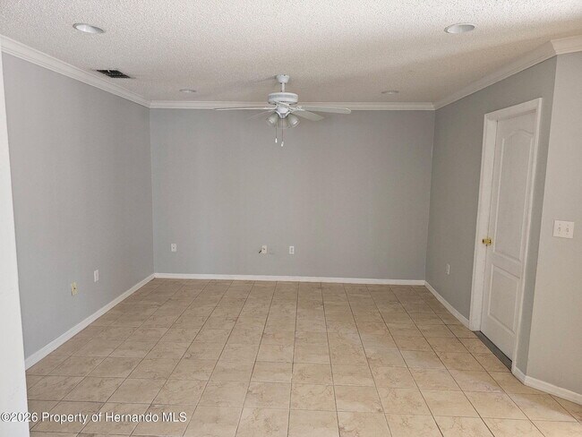 Building Photo - 7477 Canterbury St