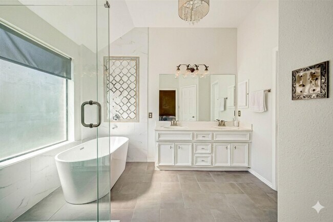 Building Photo - 25911 Palmdale Estate Dr