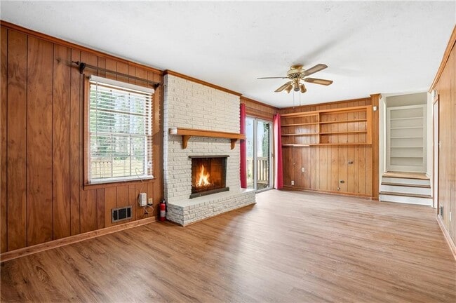 Building Photo - 4165 Williamsburg Dr