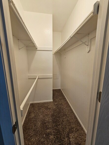 Building Photo - 3210 E 112th Ter