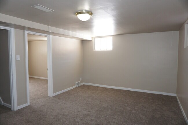 Building Photo - 2022 S 300 E