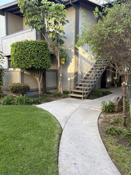 Building Photo - 838 Coriander Dr