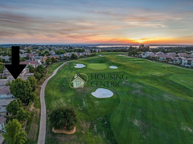 Building Photo - Executive Gated Serrano Golf-Course Home with Views of the 16th Hole!
