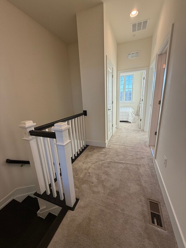 Building Photo - 3109 Elm Ave