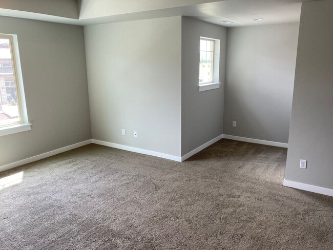 Building Photo - Beautiful home with great community amenities in Redmond!  A/C!