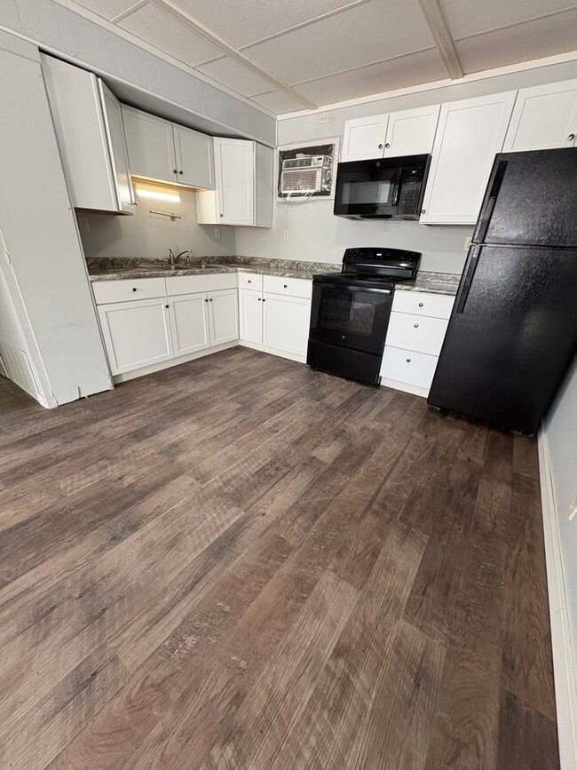 Building Photo - AI - 05 - Avon St