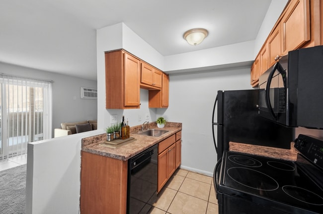 5500-4 Staged Kitchen.jpg - Riverstone Court Apartments