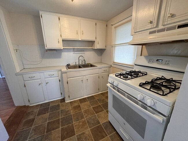 Building Photo - 1 bed 1 bath Home