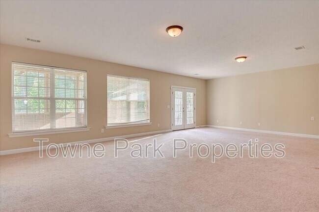 Building Photo - 1661 Jamestown Ave