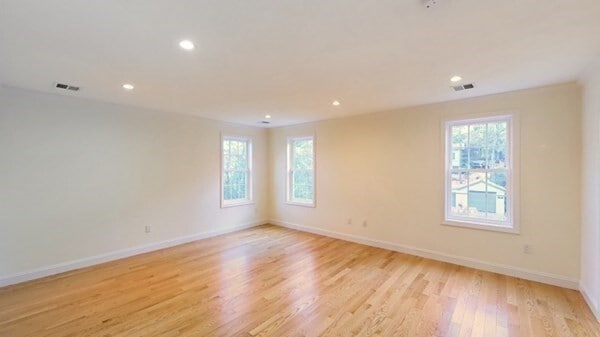 Building Photo - 2 Manchester Pl