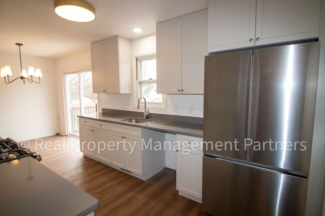 Building Photo - Fully Renovated 5 Bed, 2 Bath Home Near Breton Village