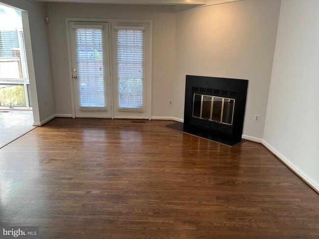 Building Photo - 5723 Brewer House Cir