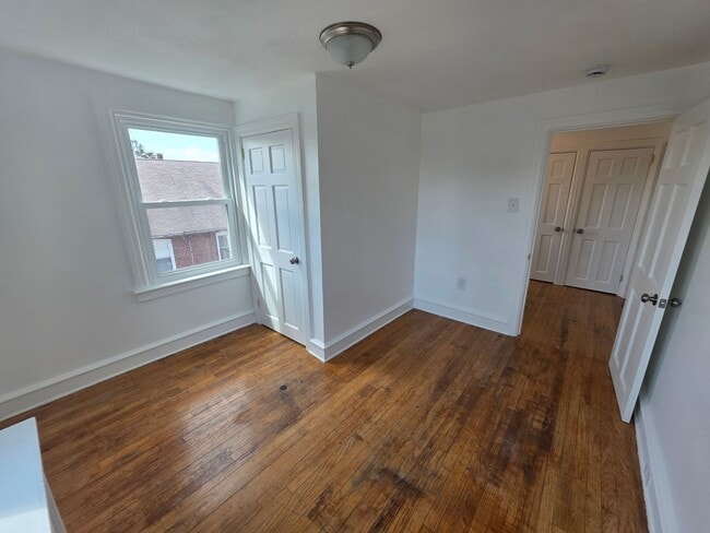 Building Photo - 19 Champlain Ave