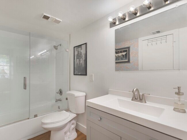 Building Photo - 955 Egret Cir