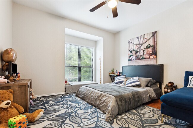 Building Photo - 11711 Memorial Dr