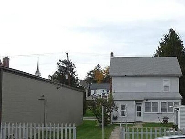 Building Photo - 160 W Beaver St