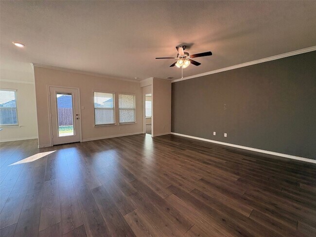 Building Photo - 610 Union Dr