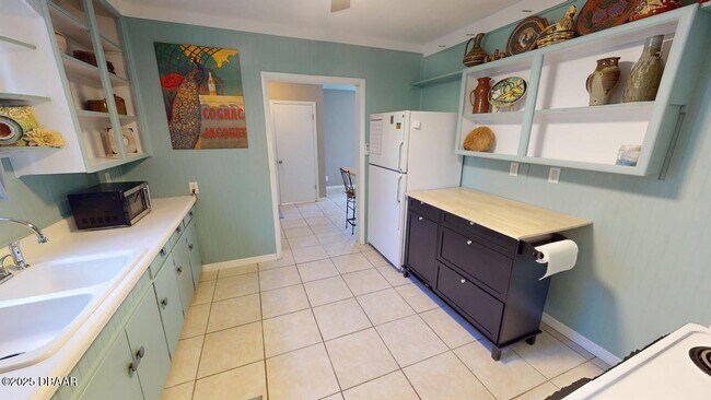 Building Photo - 425 Wisteria Rd