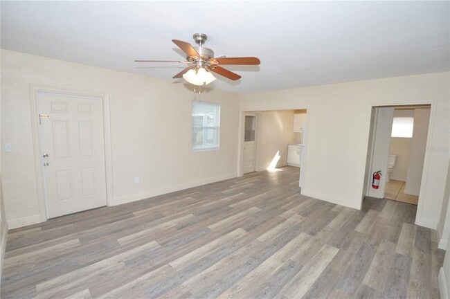 Building Photo - 1445 E Stuart St