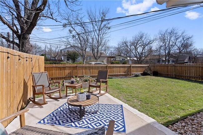 Building Photo - 4908 Rowena Ave