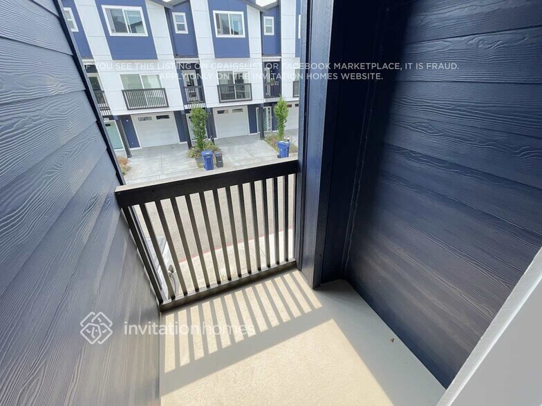 Building Photo - 6513 47th Ave NE