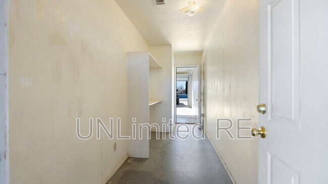 Building Photo - 7616 E Horseshoe Ln