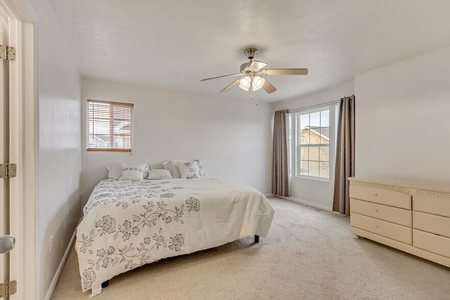 Building Photo - 7611 S Yellowwood Ln