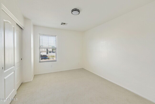 Building Photo - 2404 W Silver Sage Ln